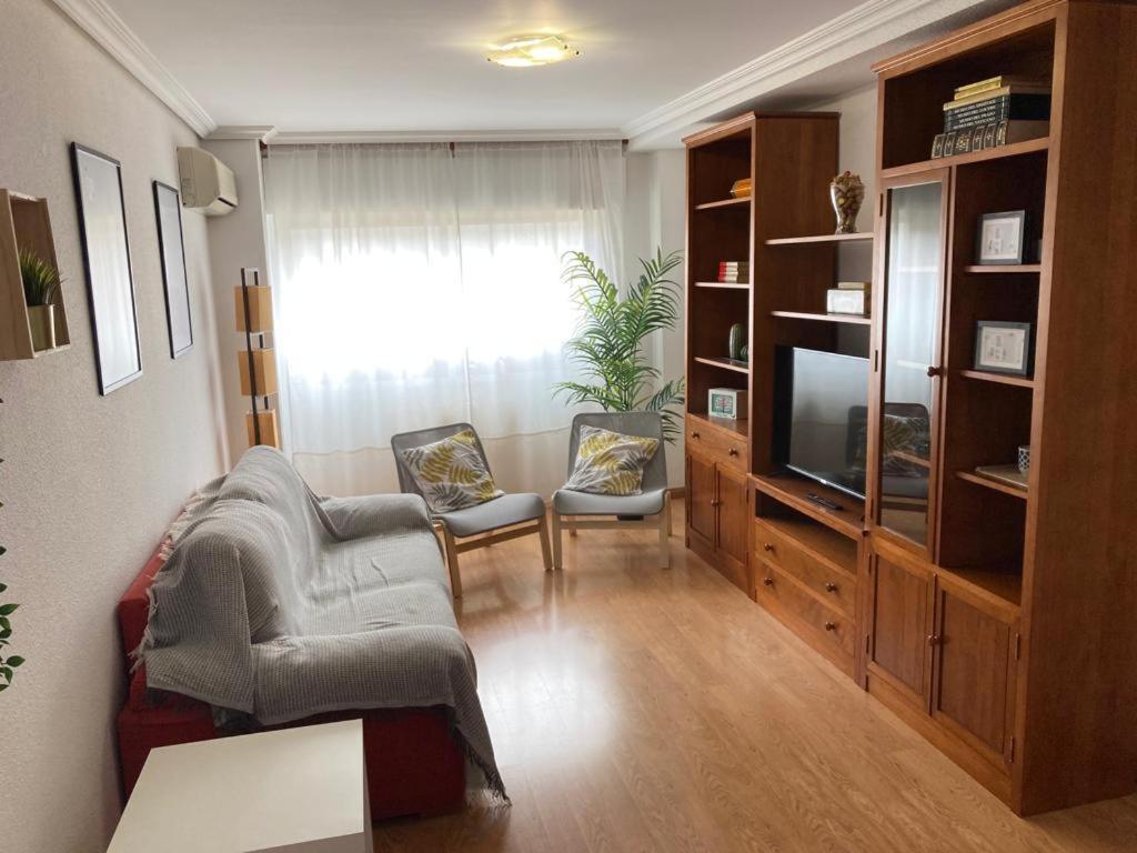Apartamento Grande, 2 Dormitorios, Garaje Gratis Madrid Dış mekan fotoğraf