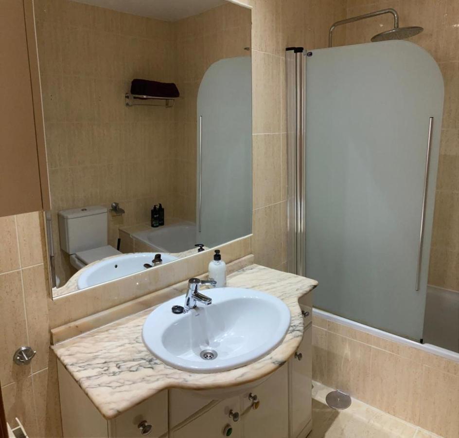 Apartamento Grande, 2 Dormitorios, Garaje Gratis Madrid Dış mekan fotoğraf