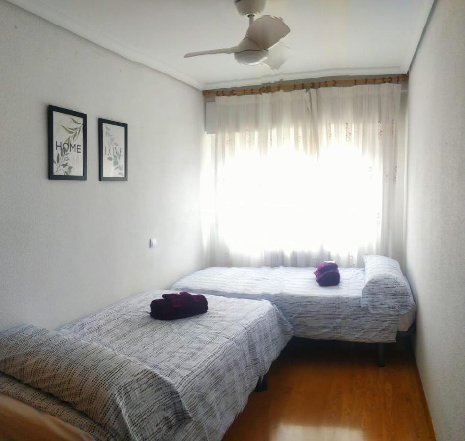 Apartamento Grande, 2 Dormitorios, Garaje Gratis Madrid Dış mekan fotoğraf